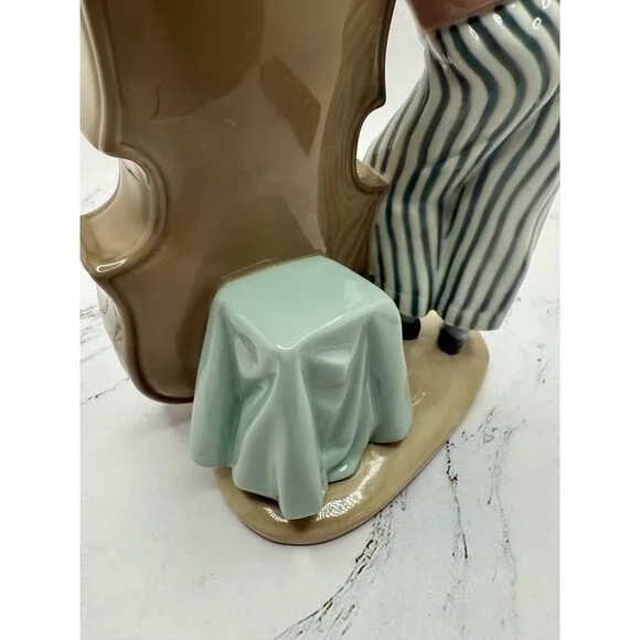 SOLD**Lladro Black Legacy Jazz Bass Band Boy Musician #5834, 10" Tall, Excellent - Picture 7 of 10